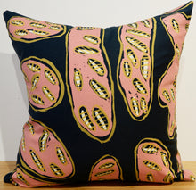 Cushion 'Narduk Kunred (My country/Mon pays)' by Helen Lanyinwanga - Black/Dark green, 40x40cm