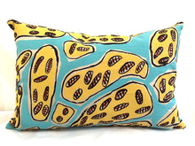 Cushion 'Narduk Kunred (My country/Mon pays)' by Helen Lanyinwanga - Light blue, 40x60cm